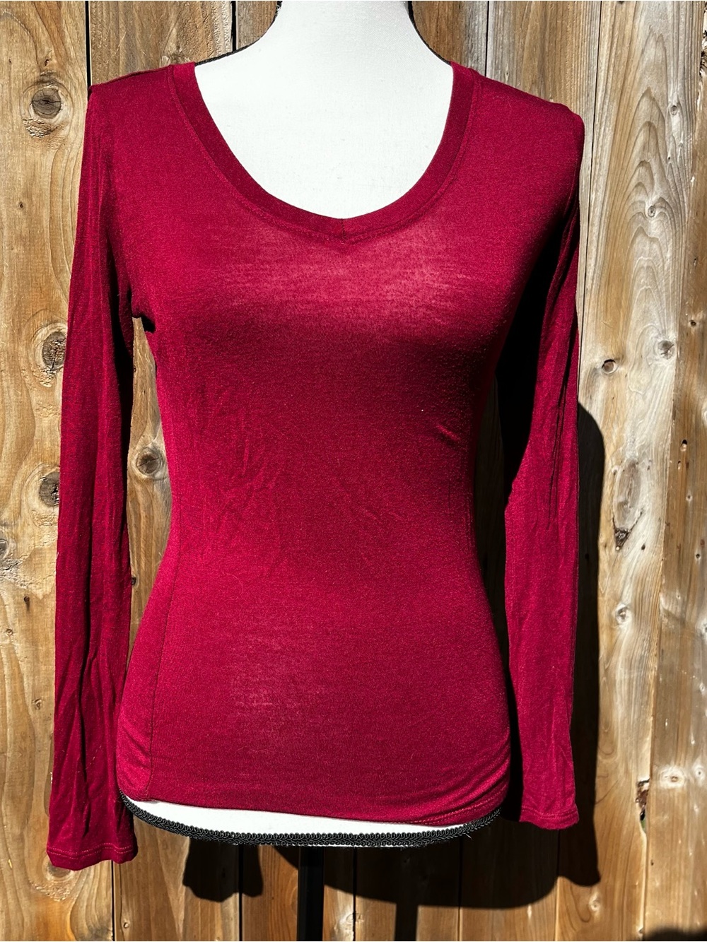 Active Basic Women’s Long Sleeve V-Neck Top in Burgundy